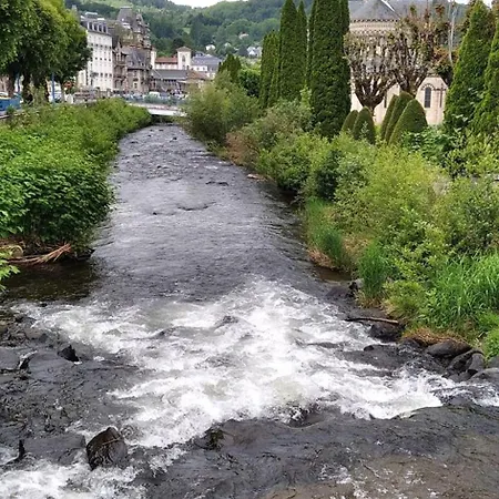 Doux Ombrages 公寓